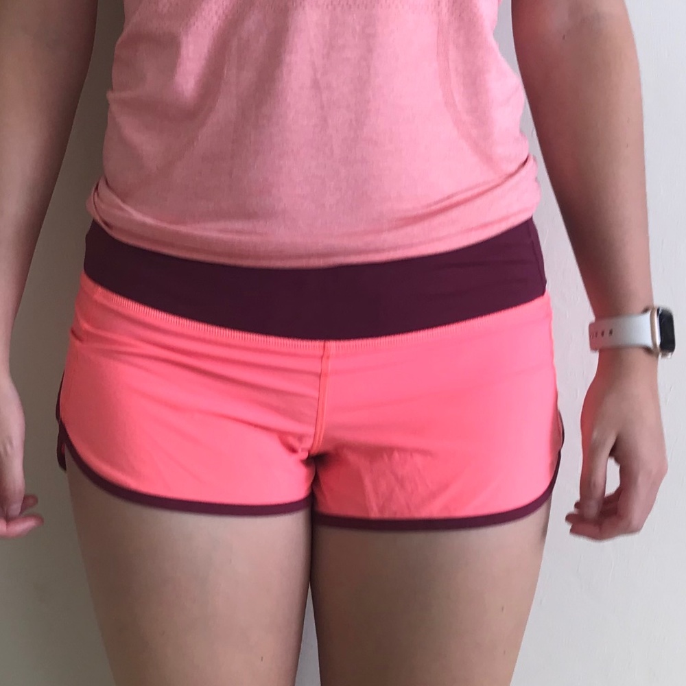 Lululemon speed-up low rise lined shorts 2.5”